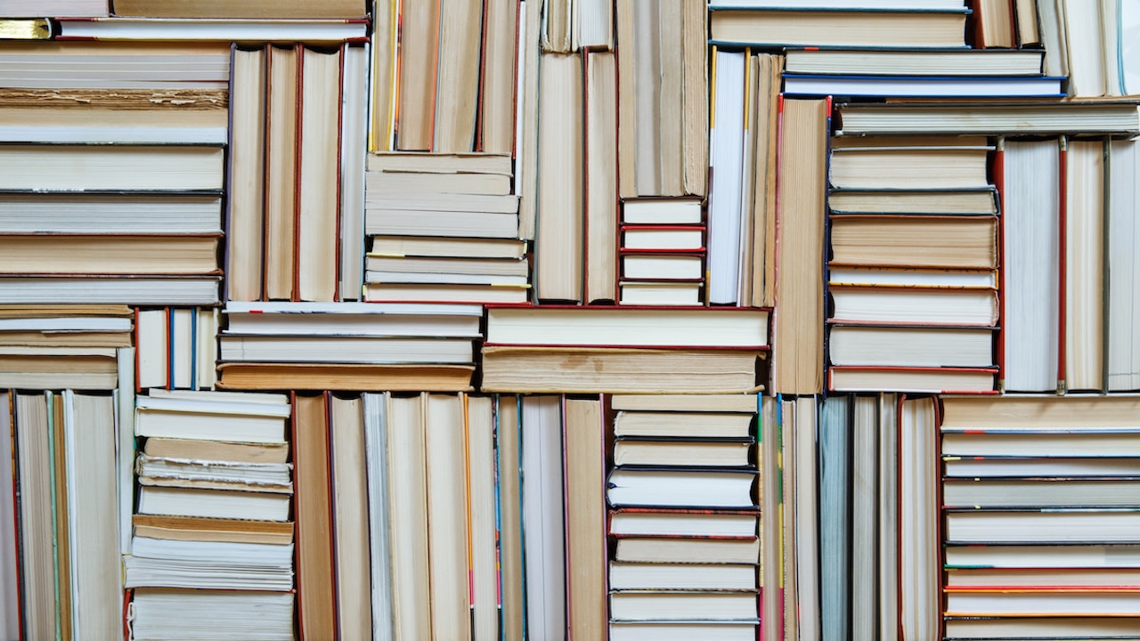 Minimalist Gesture and the Aesthetics of Refusal:&nbsp; Fragmentation, Surface, and Postmodern Quietude in Contemporary Poetry