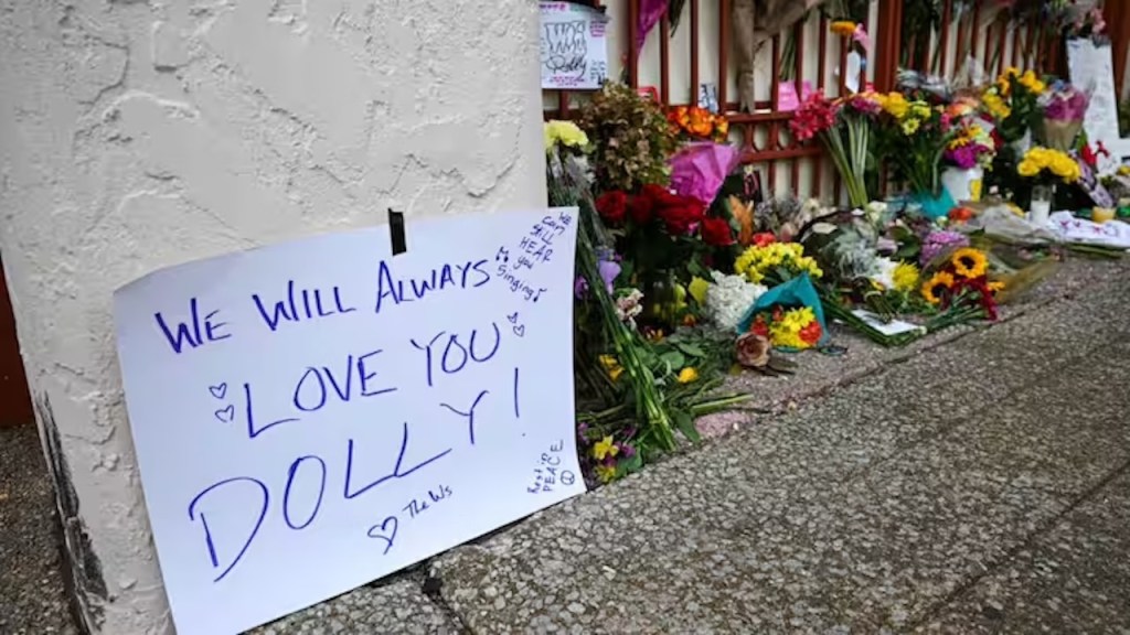 Image: Dolly’s Fans Request - https://www.firstpost.com/lifestyle/dolly-parton-fans-call-for-nashville-airport-to-be-renamed-in-her-honour-14041221.html#goog_rewarded - First Post
